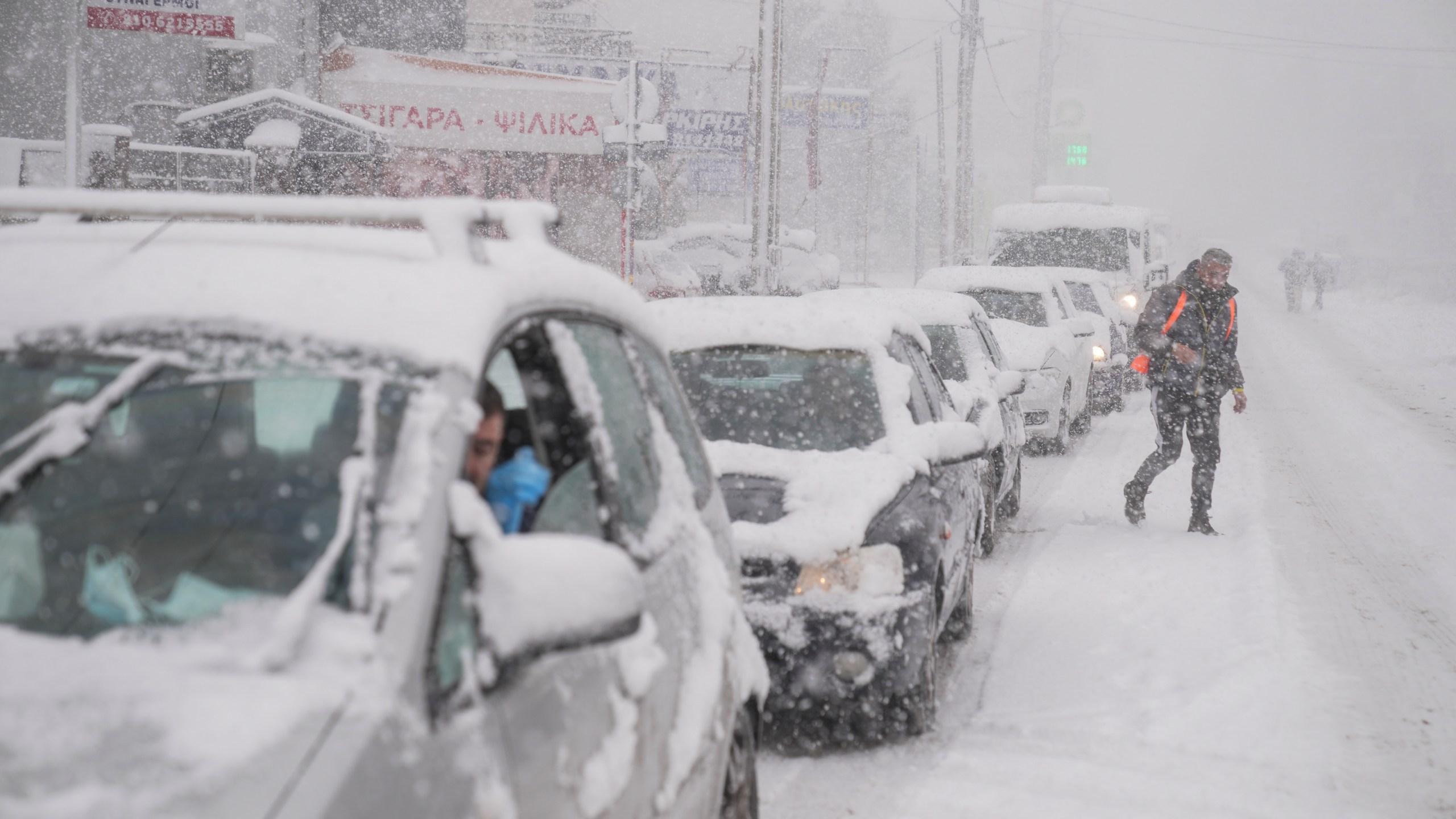 Snow blankets Athens, Greek islands and Turkey's Istanbul | KWKT ...